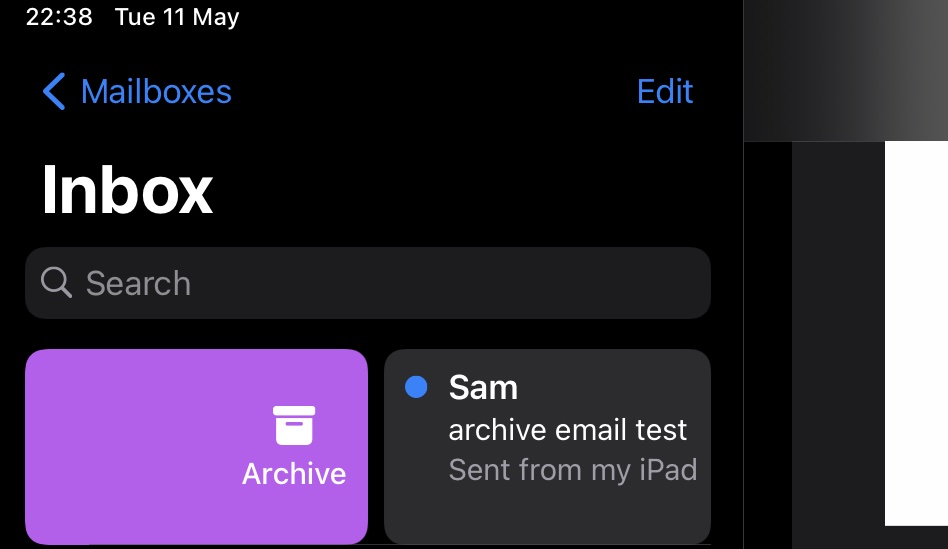 iPad swipe right shows archive option correctly